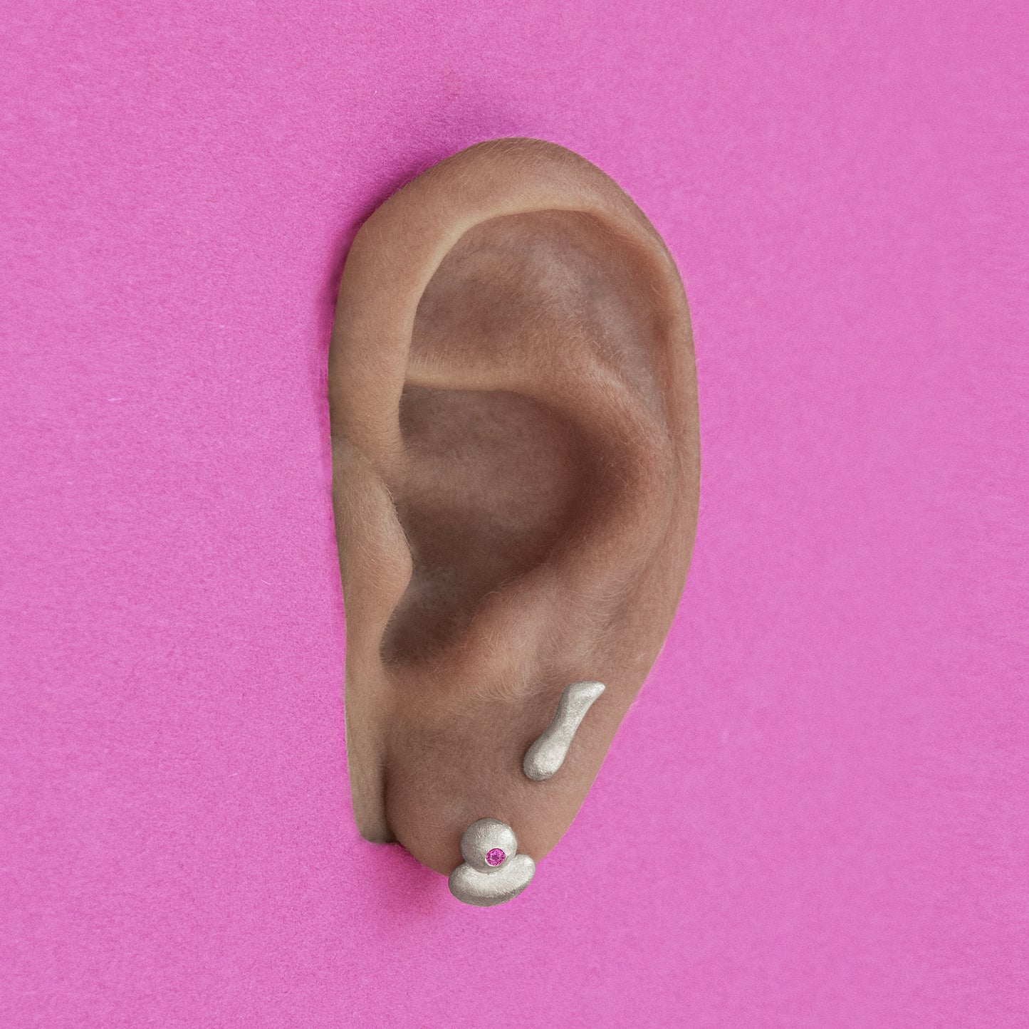 dot and pot stud silver pink&sapphire