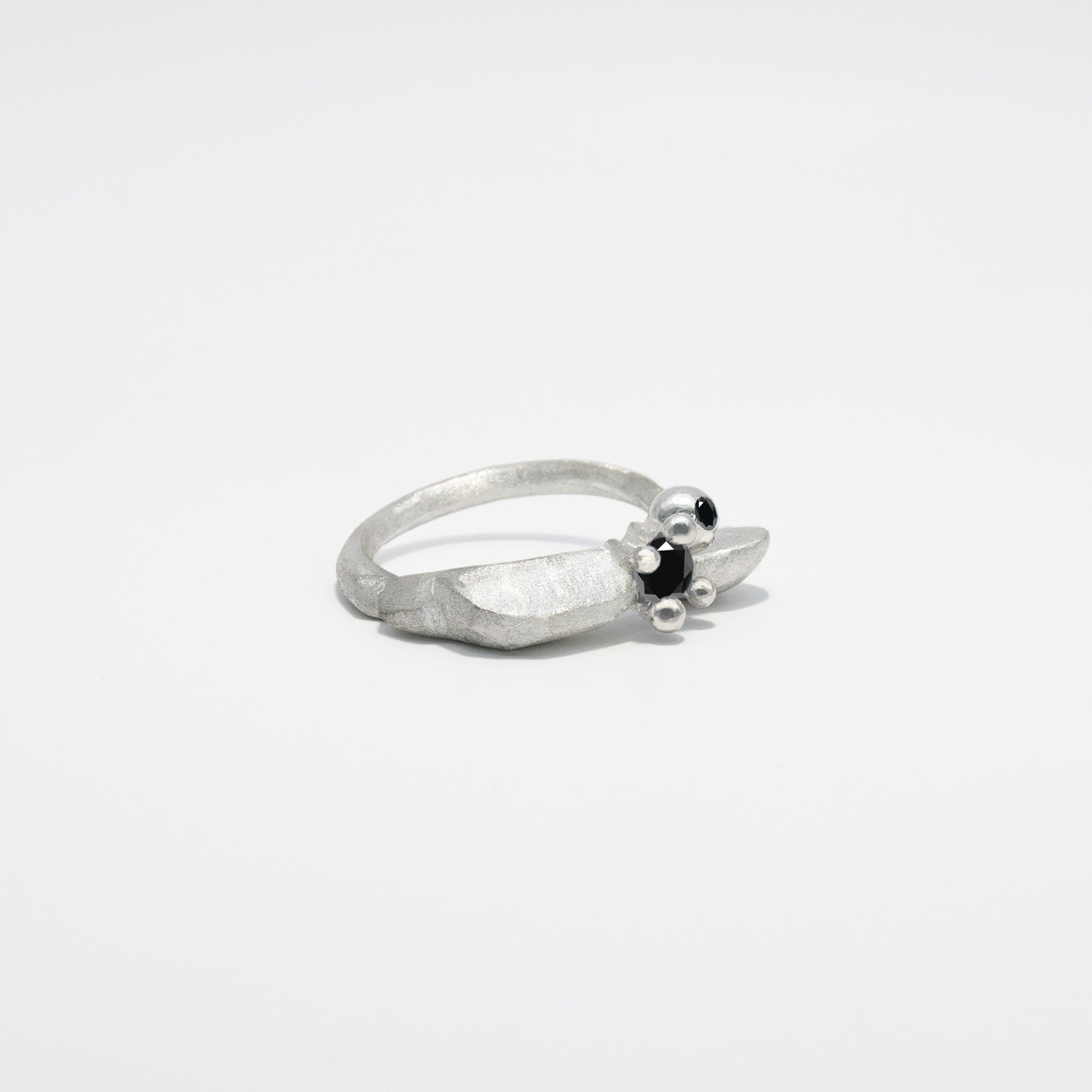 flower bobble ring silver & black diamond