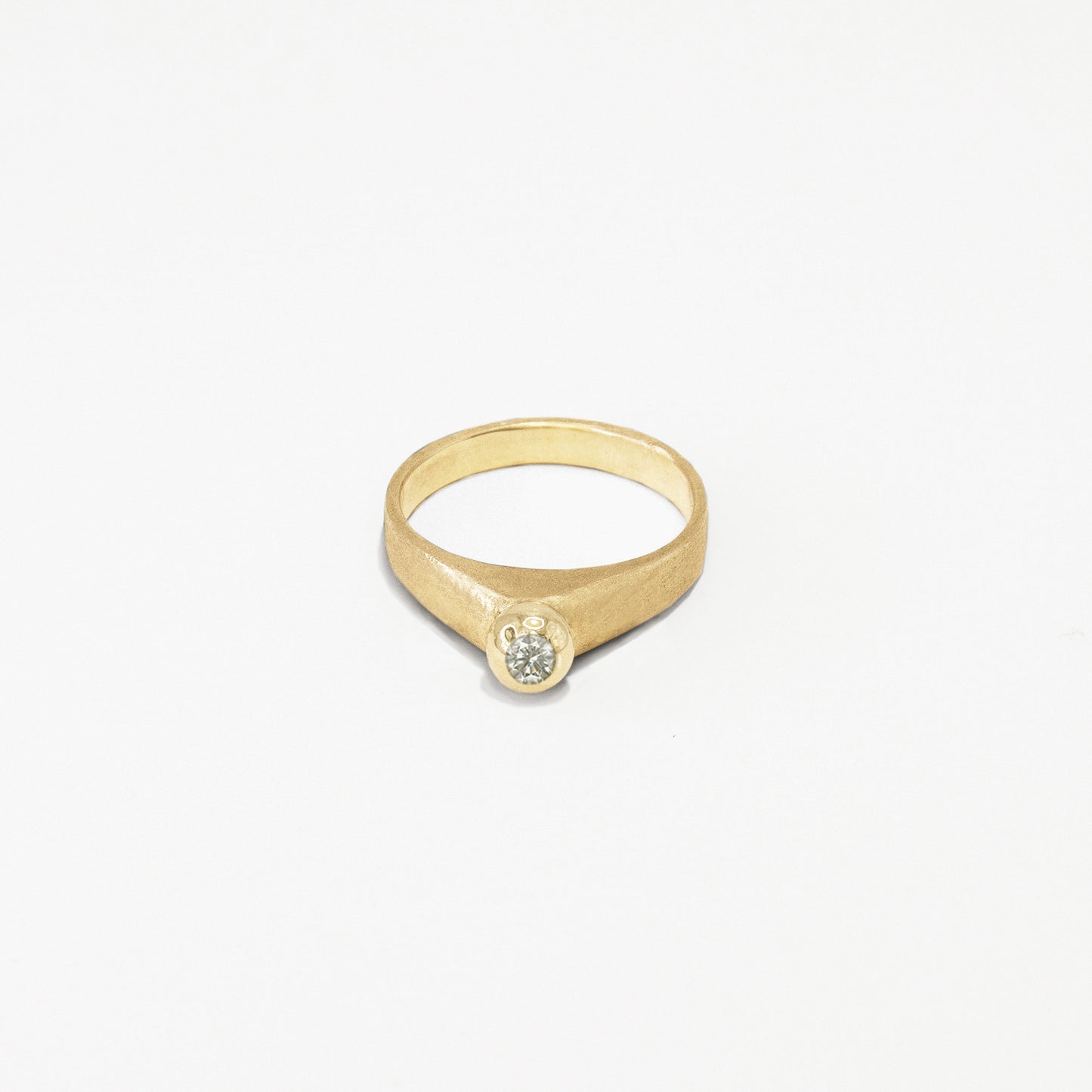 globe ring gold & diamond
