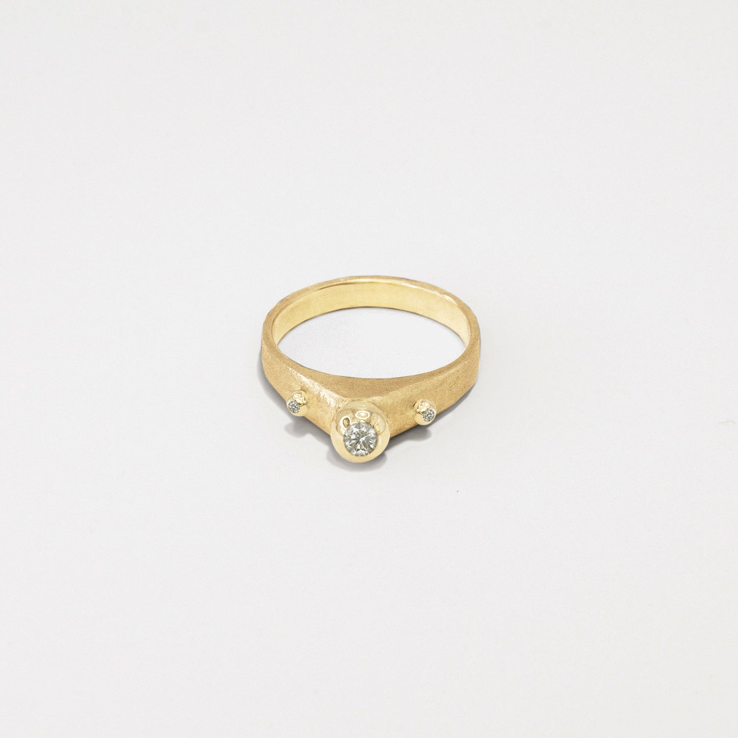 globes ring gold & diamond