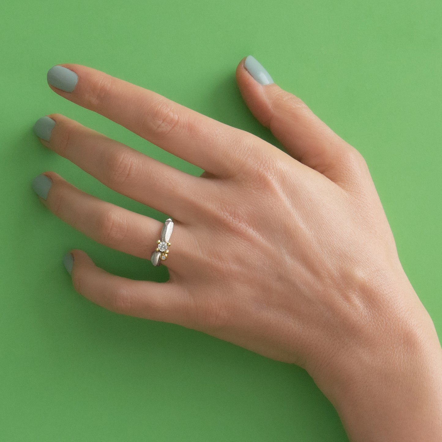 bicolor flower bobble ring gold &diamond