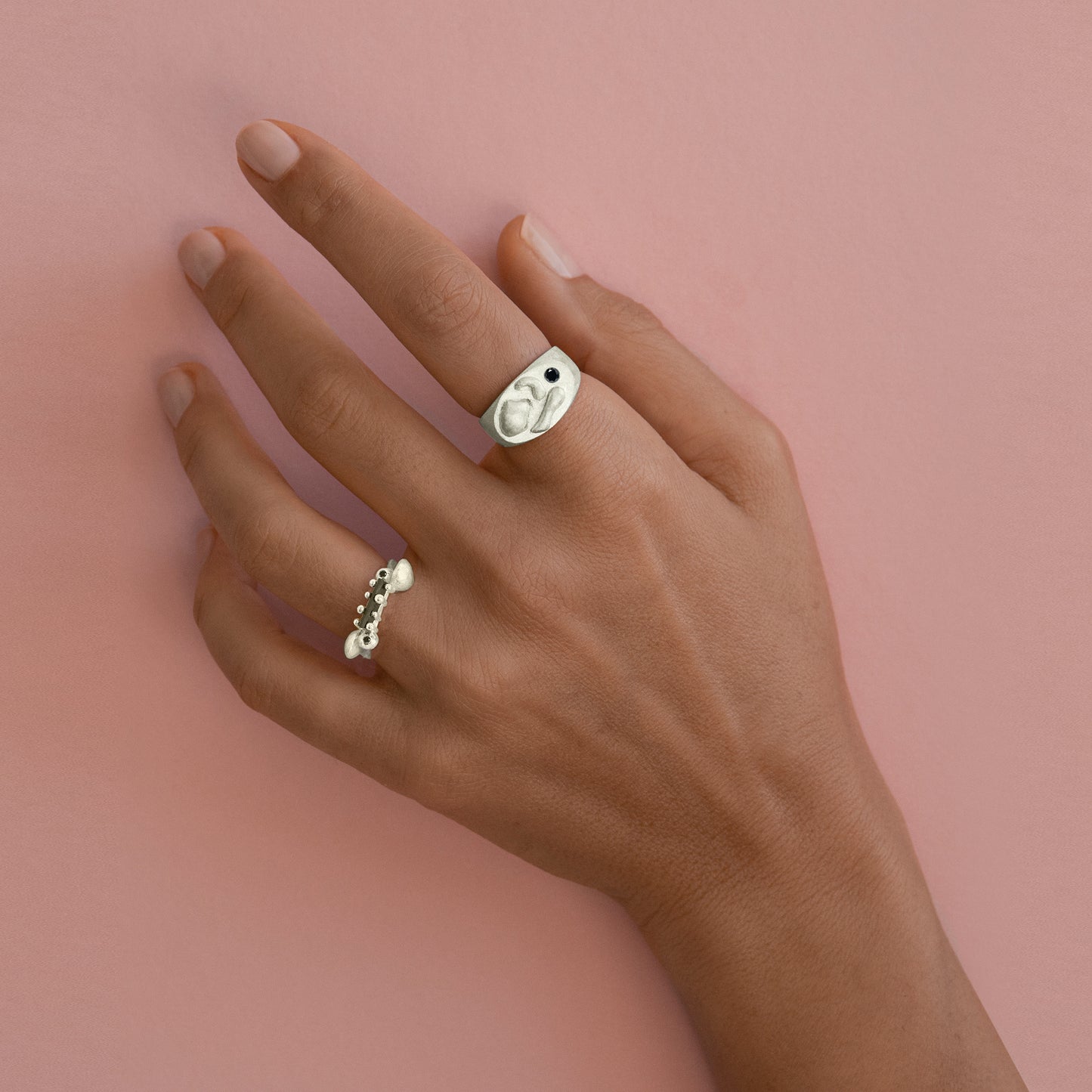 stick and balls ring black