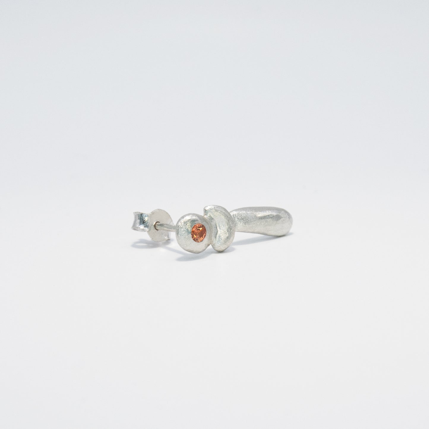 csato stud silver&orange sapphire