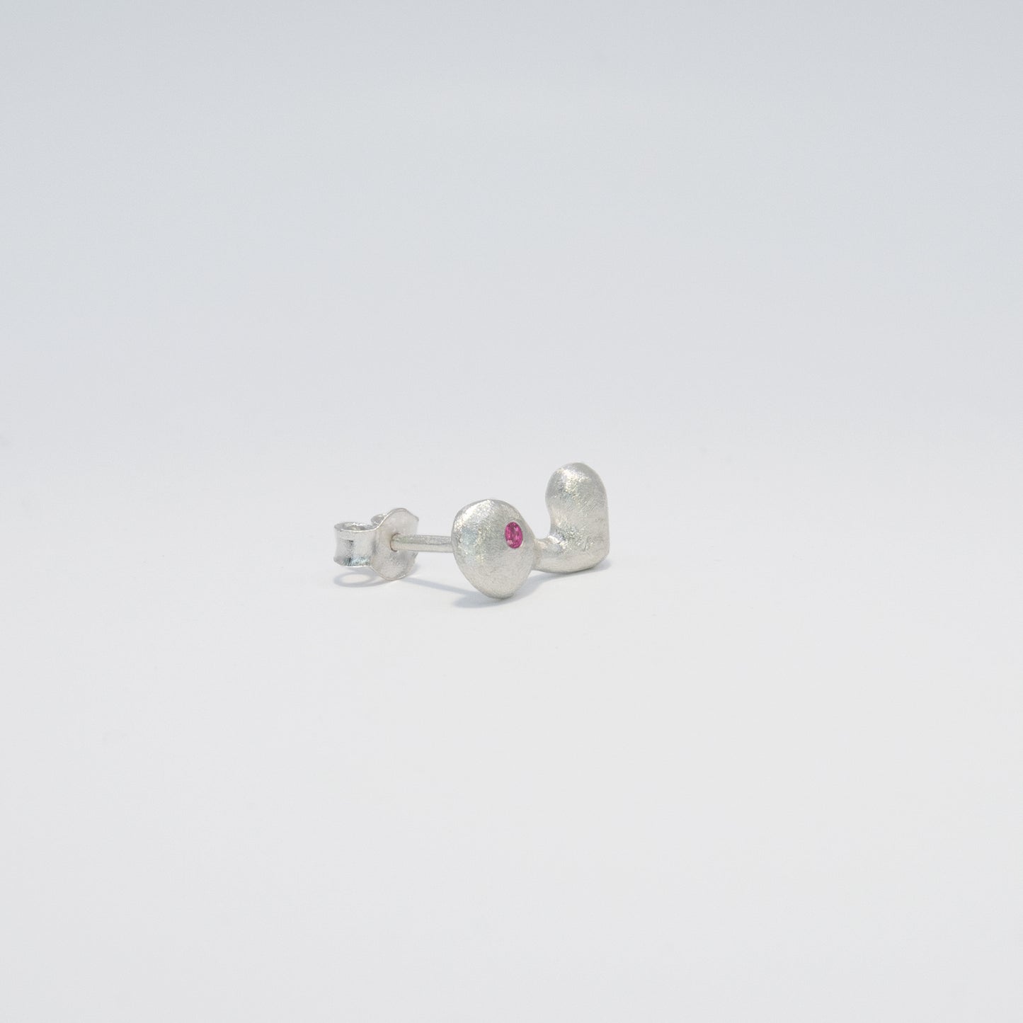 profile stud silver&pink sapphire