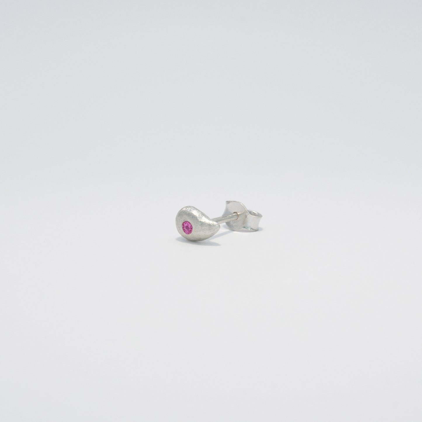 raindrop stud silver&pink sapphire